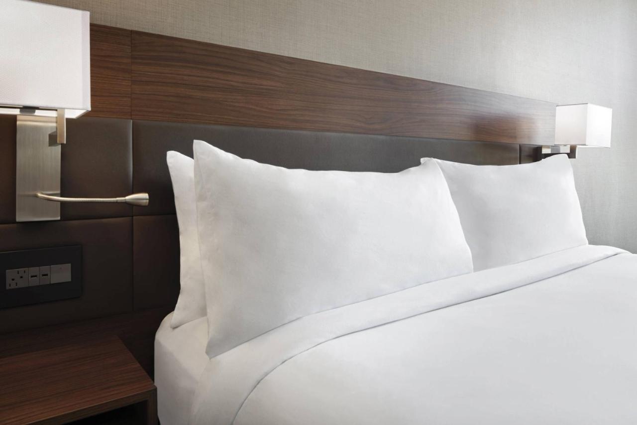 Ac Hotel By Marriott Charlotte Ballantyne Esterno foto